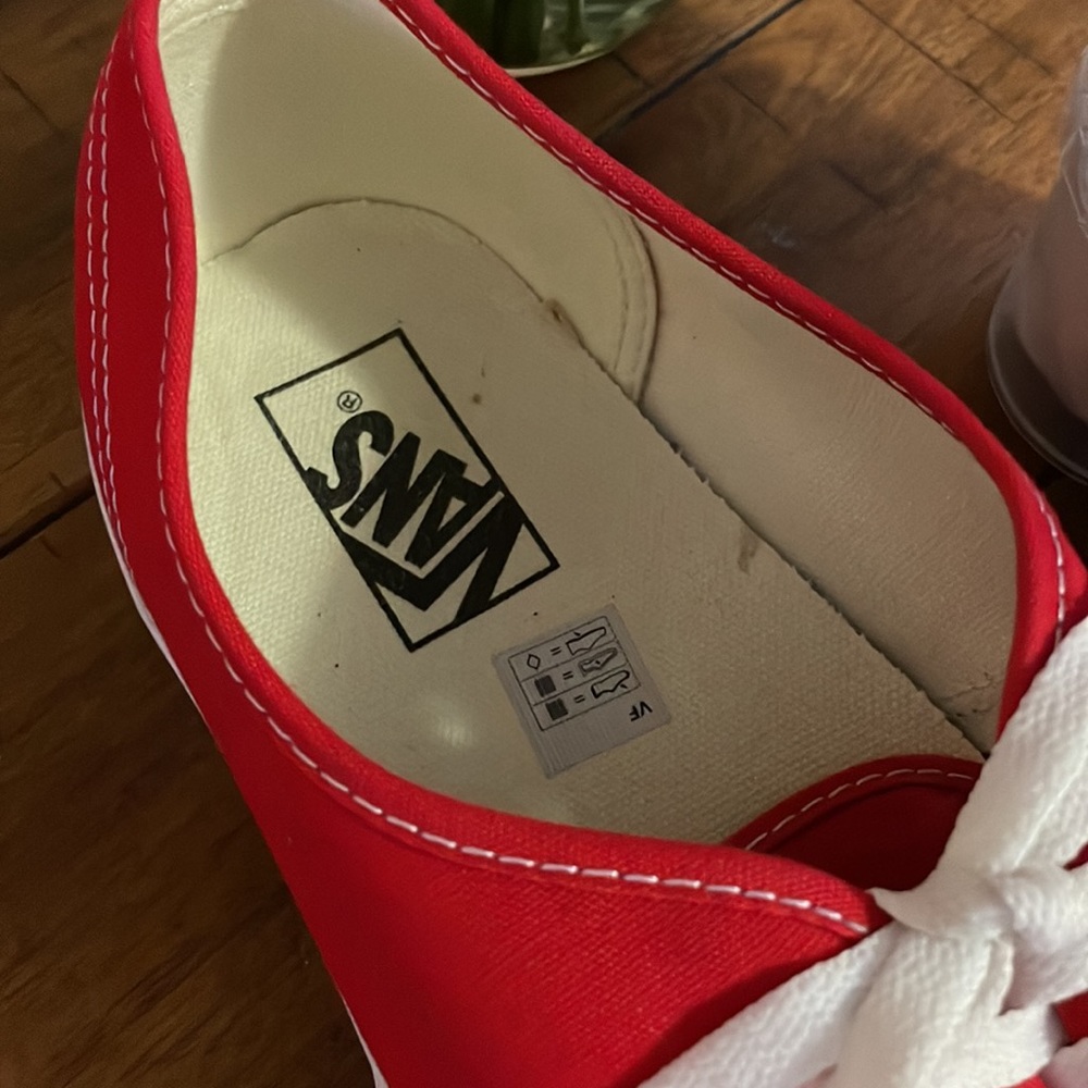 Vans - Picture 2 of 5